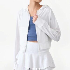 827.  ATHLETA Girl White Zip Up Size Small/7 EUC
